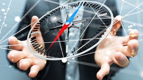 Anzugtraeger-Kompass-124126124-AS-vegefox-com