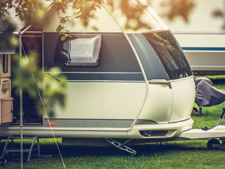 Wohnwagen-218952504-AS-Tomasz-Zajda