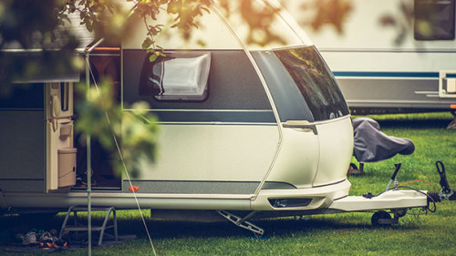 Wohnwagen-218952504-AS-Tomasz-Zajda