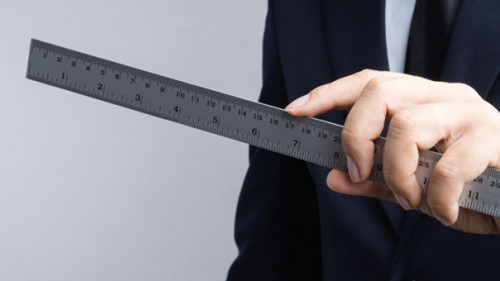 Anzugtraeger-Lineal-157565609-AS-bonnontawat