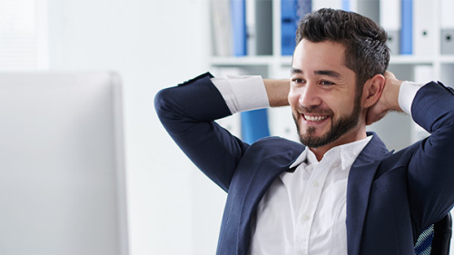 Anzugtraeger-happy-107403409-AS-DragonImages