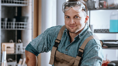 Handwerker-Schutzbrille-184256526-AS-Photographee-eu