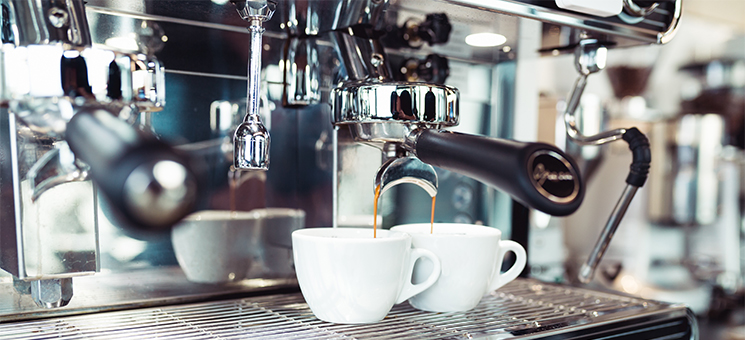 Kaffeemaschine-194773744-AS-hedgehog94