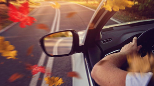 Mann-Auto-Herbst-228493800-AS-ambrozinio