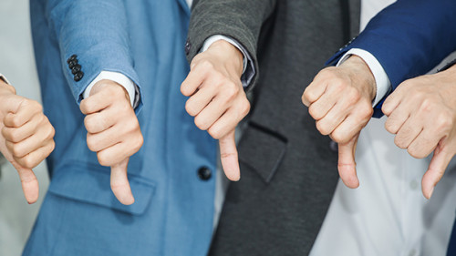 Daumen-runter-195138985-AS-iammotos