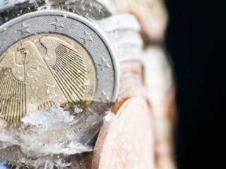 Euro-gefroren-26042375-AS--kirill-makarov