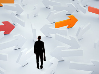 Anzugtraeger-Pfeile-102482113-AS-Sergey-Nivens