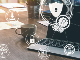 Laptop-Schloss-273092069-AS-Blue-Planet-Studio