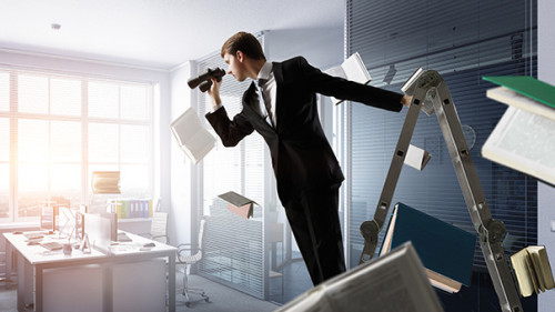 Anzugtraeger-Buero-Fernglas-247686389-AS-Sergey-Nivens