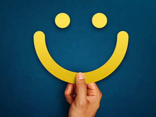 Hand-Smiley-233557386-AS-sichon