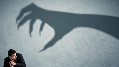 Anzugtraeger-Schatten-Hand-195777123-AS-ra2-studio