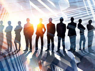 Anzugtraeger-Silhouetten-255664808-AS-Sergey-Nivens