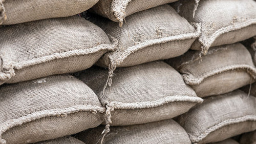 Sandsaecke-113427770-AS-kelifamily