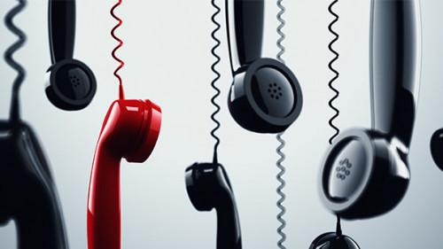 Telefone-rot-schwarz-109542955-FO-alphaspirit