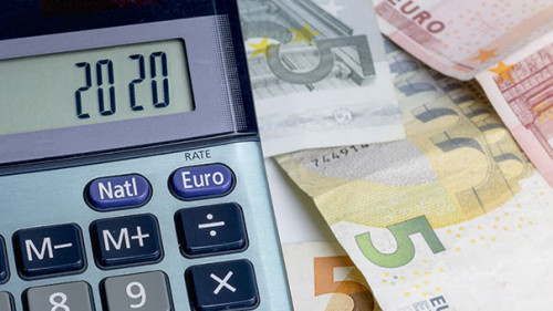 Taschenrechner-Geldscheine-296533344-AS-jozsitoeroe