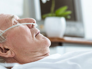 Senior-Koma-269674635-AS-LIGHTFIELD-STUDIOS