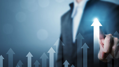 Anzugtraegerin-Pfeile-264946212-AS-Monster-Ztudio