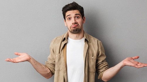 Mann-ahnungslos-214746202-AS-Drobot-Dean