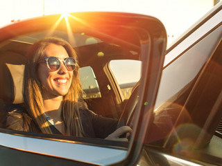 Fahrerin-Auto-178400957-AS-Marko