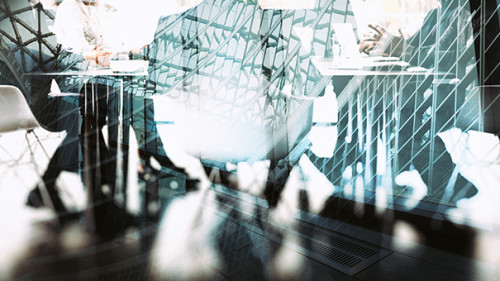 Anzugtraeger-Meeting-297071115-AS-alphaspirit