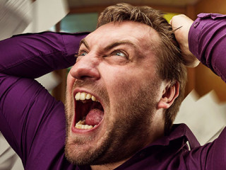 Anzugtraeger-Papier-Zorn-89173165-AS-Nomad-Soul