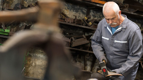 Handwerker-268705435-AS-auremar