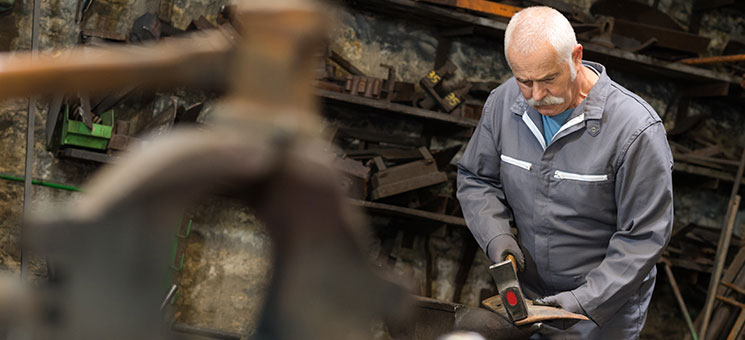 Handwerker-268705435-AS-auremar