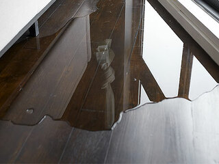 Fußboden-nass-272209188-AS-SOMPETCH