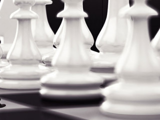 Anzugtraeger-Schachfiguren-96924110-FO-alphaspirit