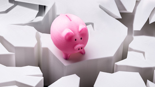 Sparschwein-Erdbeben-211316762-FO-Andrey-Popov