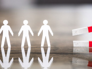 Maennchen-Magnet-187865433-FO-Andrey-Popov