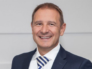 Alexander-Hoffmann-2020-AXA-Partners