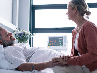 Paar-Krankenhaus-166185964-AS-Jacob-Lund