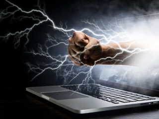 Faust-aus-Laptop-179028141-FO-Sergey-Nivens