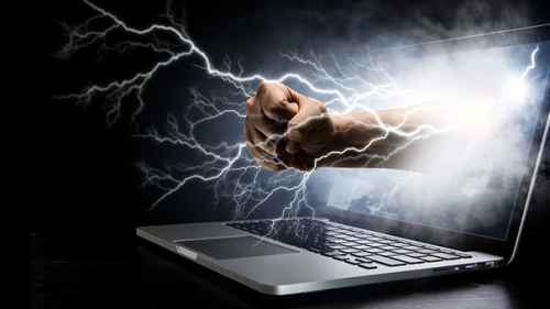 Faust-aus-Laptop-179028141-FO-Sergey-Nivens