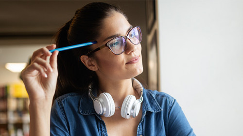 Studentin-293360768-AS-nd3000