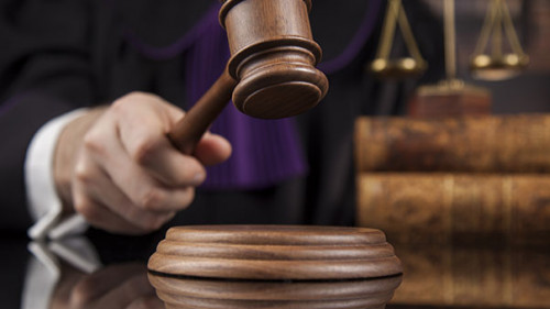 Richter-Hammer-Waage-163143271-AS-Sebastian-Duda