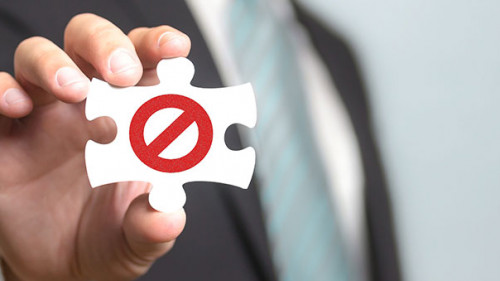 Anzugtraeger-Puzzle-Stop-103019773-FO-Jamrooferpix