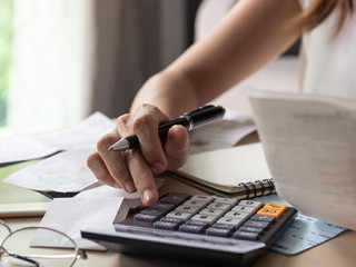 Taschenrechner-220613224-AS-Kittiphan