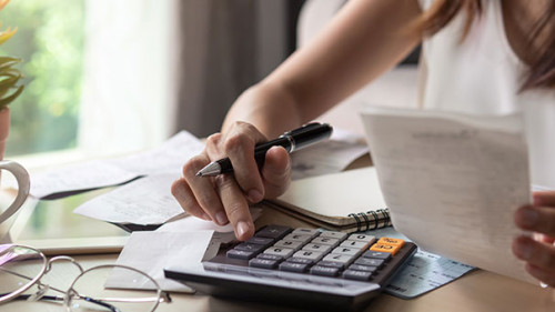 Taschenrechner-220613224-AS-Kittiphan