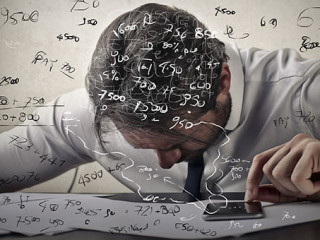 Anzugtraeger-rechnet-81880416-FO-olly