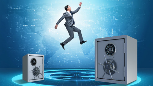 Anzugtraeger-Tresore-140418734-FO-Elnur