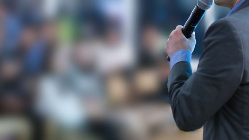 Anzugtraeger-Mikrofon-295558382-AS-Right-3