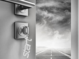 Tuer-Straße-start-127623431-AS-alphaspirit