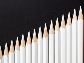 roter-Stift-weiße-Stifte-248386945-AS--voyata