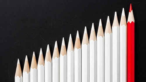 roter-Stift-weiße-Stifte-248386945-AS--voyata