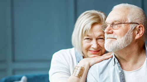 Senioren-Paar-261051576-AS-rh2010