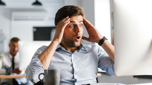 2020-02-21-Mann-ueberrascht-AS-Drobot-Dean