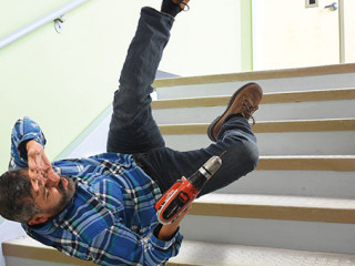 2020-02-21-Hadwerker-faellt-runter-AS--R.-Gino-Santa-Maria