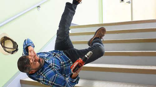 2020-02-21-Hadwerker-faellt-runter-AS--R.-Gino-Santa-Maria